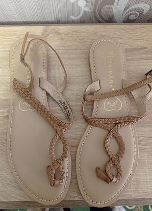 Кожаные босоножки сандалии