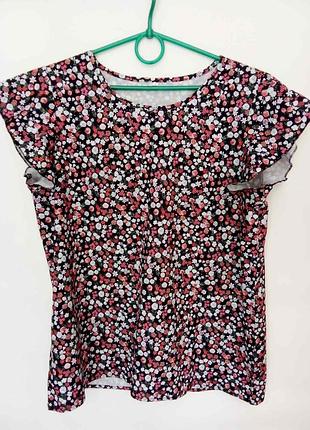 Блуза.
цветочный принт.