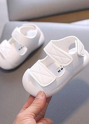 Босоніжки сандалі для дівчинки