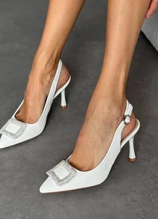 Босоножки на шпильке