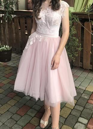 Сукня міді на випускний