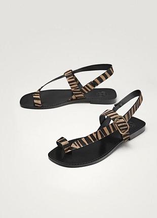 Босоніжки шкіряні з хутром