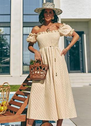Летнее расклешенное платье из прошвы бежевая | 89890