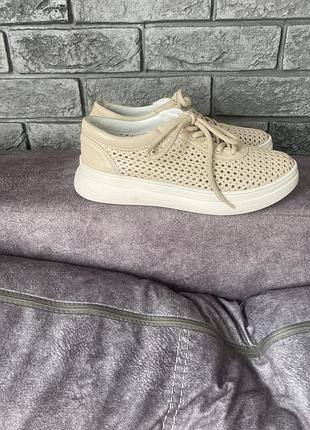 Шкіряні красовки з перфорацією carlo pachini