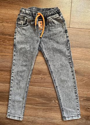 Джинси на дівчинку, гарно тягнуться