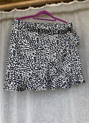 Коротка спідниця на запах