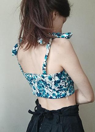 Короткая майка с завязками vovk