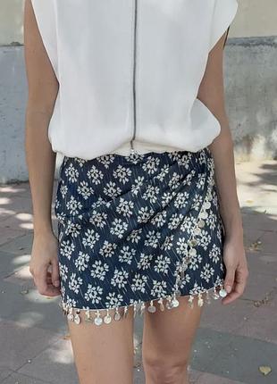 Юбка-шорты с принтом и бисером