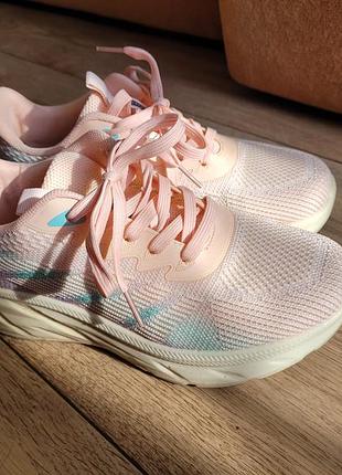 Ніжнорожеві літні жіночі кросівки, 37 р.