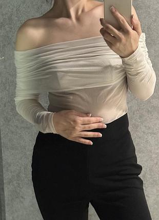 Гарний комбінезон, відкриті плечі