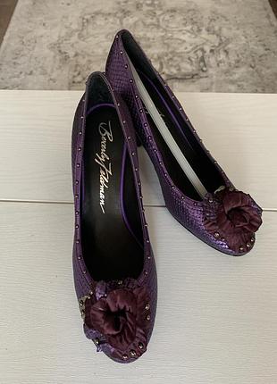 Шкіряні туфлі-човники  beverly feldman