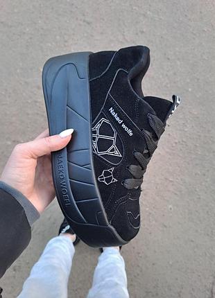 Кроссовки на танкетке