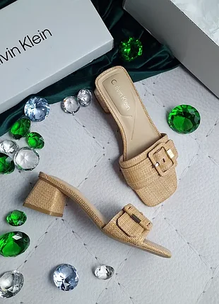 Calvin klein оригінал босоніжки сабо на невиликих підборах з рафії