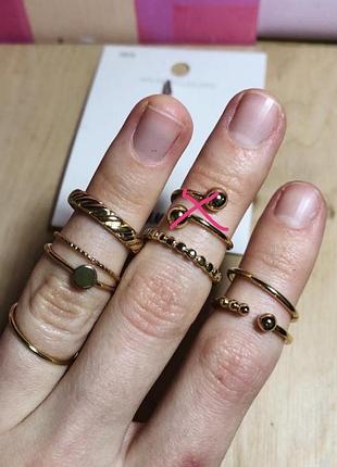 Каблучки персні золотисті мінімалістичні тоненька каблучка кольцо 16 17 розмір