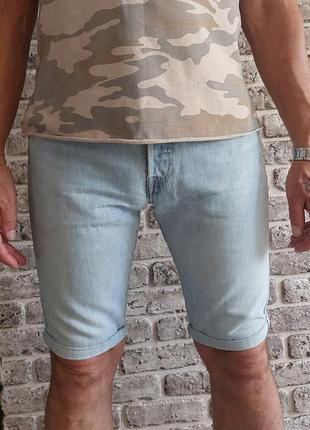 Подам чоловiчi котоновi шорти levi strauss