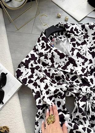 Трендовий піджак в анімалістичному принті