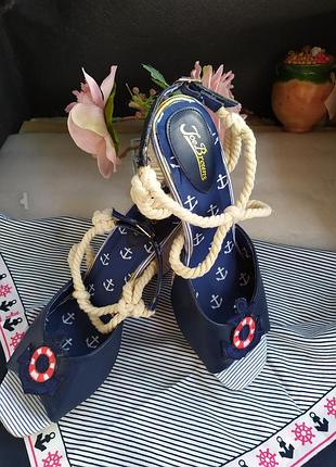 Босоножки в морском стиле