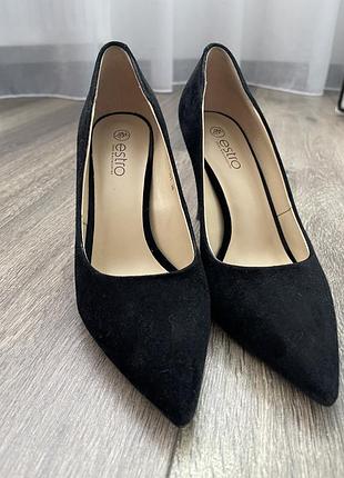Класичні замшеві лодочки estro