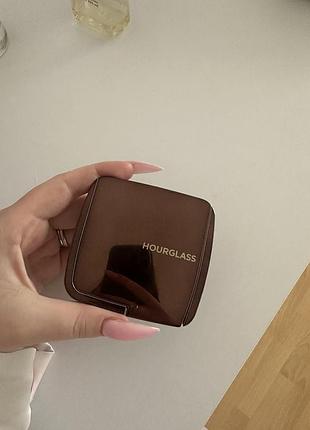 Пудра hourglass