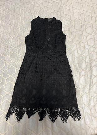 Сукня вечірня з цікавою спинкою