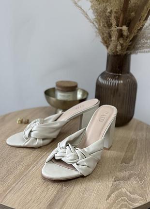 Трендові, молочні босоніжки, мюлі,сабо😍