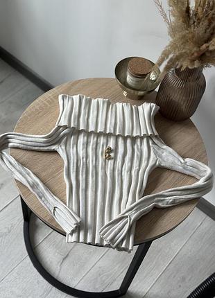 Кофтинка на плечі zara 🤍