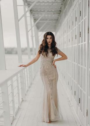 Шикарна сукня на випускний, вся в каміннях сваровськи