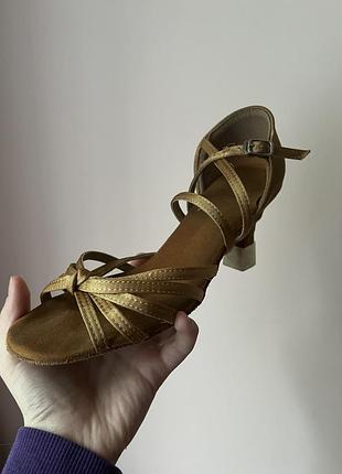 Бальні туфлі 37розмір