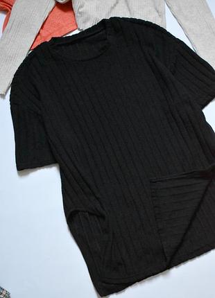 Черная футболка с разрезами в рубчик shein m