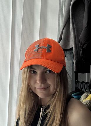 Under armour кепка женская спортивная для бега