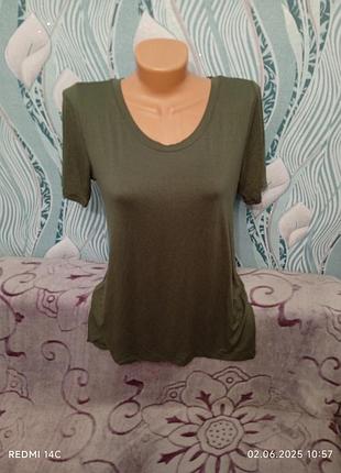 Стильная женская футболка