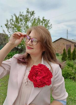 Квітка півонія на шпильці та шпильці. брош для плаття, ручна робота. червона шпилька для волосся