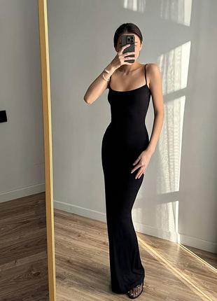 Черное облегающее макси платье на бретелях – летнее женское платье