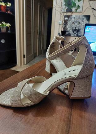 Нарядные босоножки