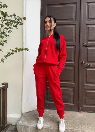 Качественный спортивный костюм