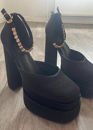 Versace туфли братц версаче каблук атлас черные 41