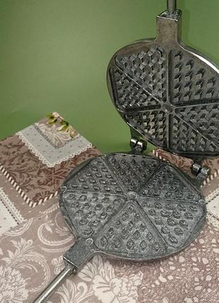 Вінтажна металева форма для випікання печива "трикутники" на газу або вогні+подарунок