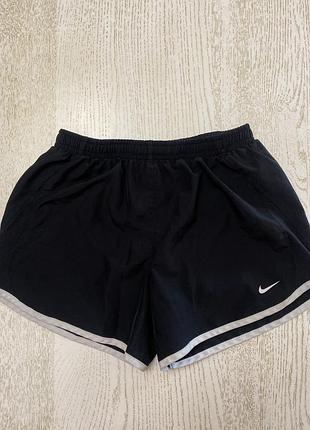 Спортивні жіночі шорти nike