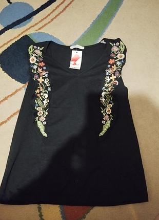 Майка с вышивкой и рюшами george