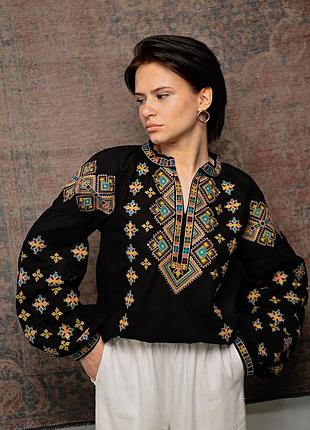 Жіноча нова стильна  вишиванка чорна