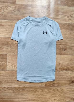 Класна спортивна футболка