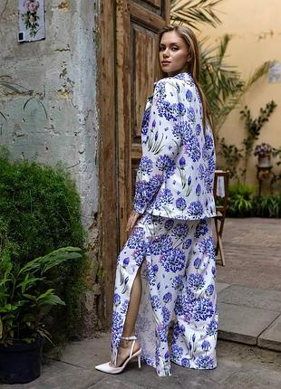 Стильний жіночий костюм двійка сорочка і брюки оверсайз з рослинними принтами