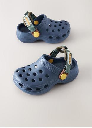 Нові крокси next на хлопчика