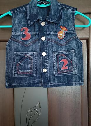 Джинсовая жилетка