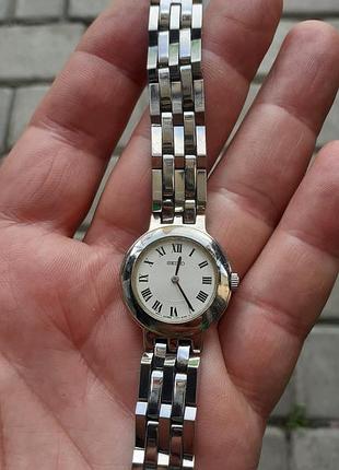 Женские часы seiko v700-6k80из нержавеющей стали с римскими цифрами .новая батарейка..