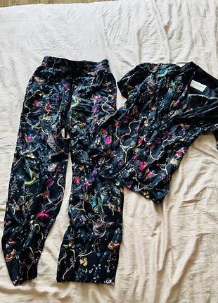 Шовковий костюм xs