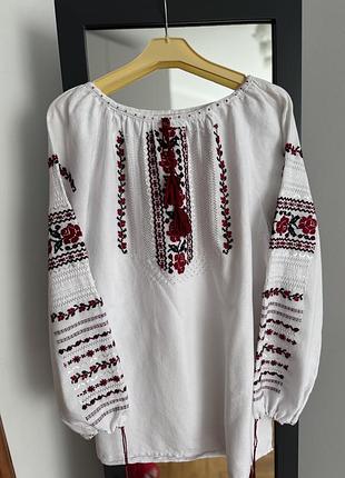 Вишита сорочка ручної роботи з маками/ вишиванка червона