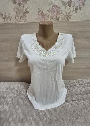 Футболка 44-46р 🙃
в очень хорошем состоянии 🥰