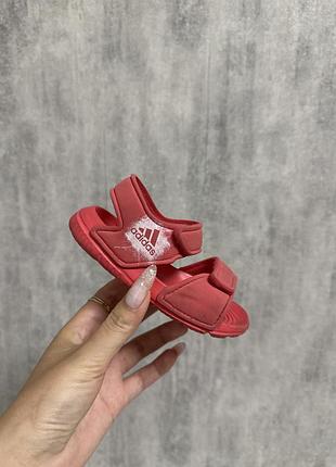 Босоніжки адідас