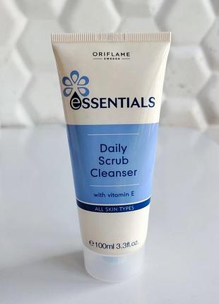 Очищающий скраб для лица орифлейм oriflame essentials daily scrub
